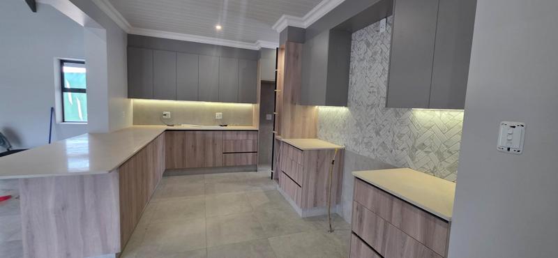 3 Bedroom Property for Sale in Outeniquasbosch Western Cape